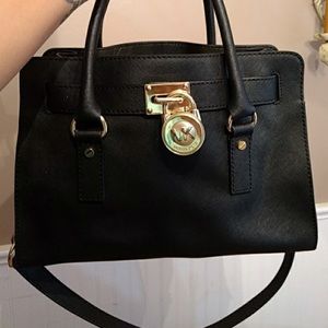 Black Michael Kors 👛 Purse 👜